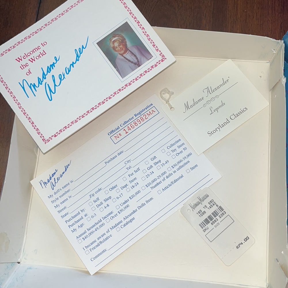 Madame Alexander "Rapunzel" Porcelain Doll - includes original Box/Paperwork - Picture 3 of 4